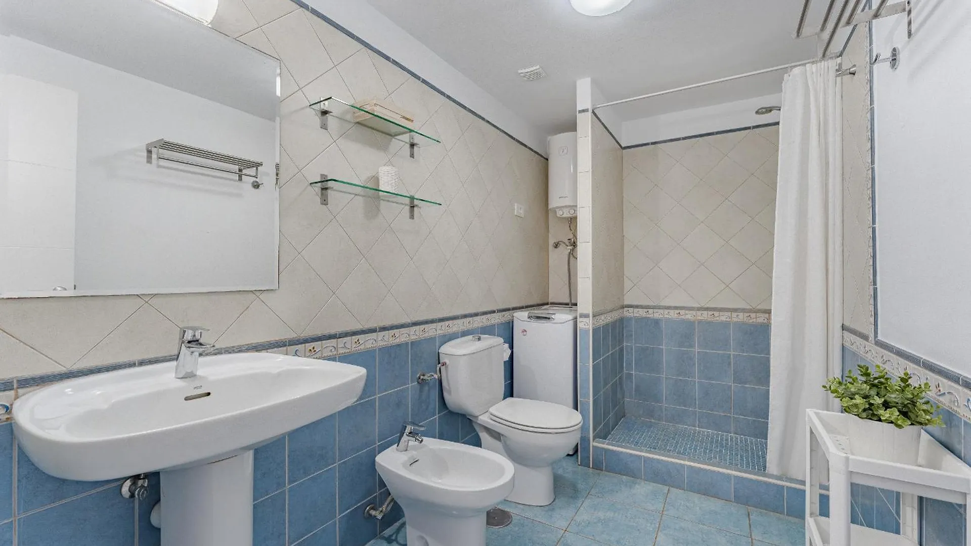 Apartment Just 2Min To Beach Loscristianos Los Cristianos  Spain
